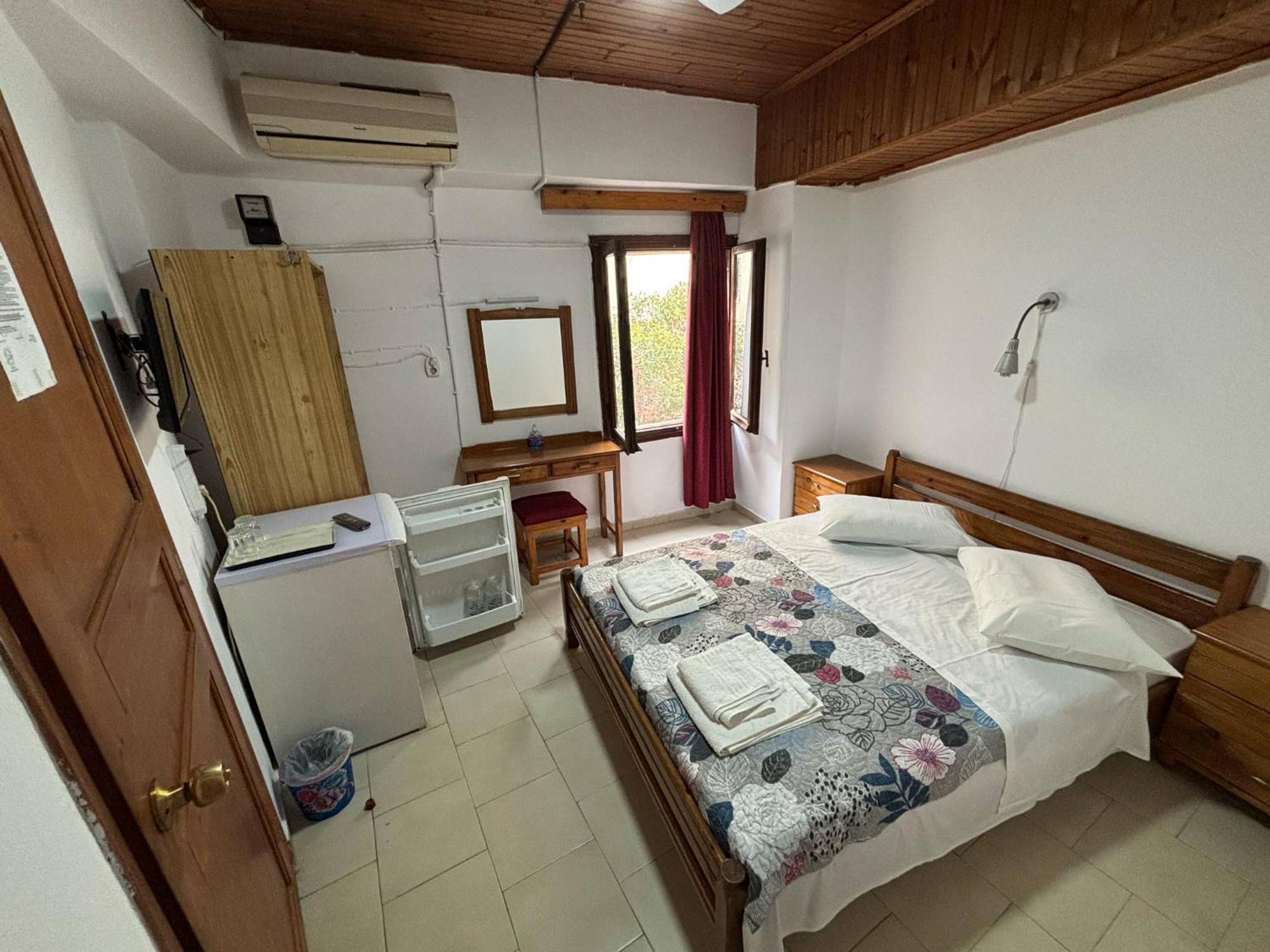 Stelios Rooms To Rent Chania  Exterior photo